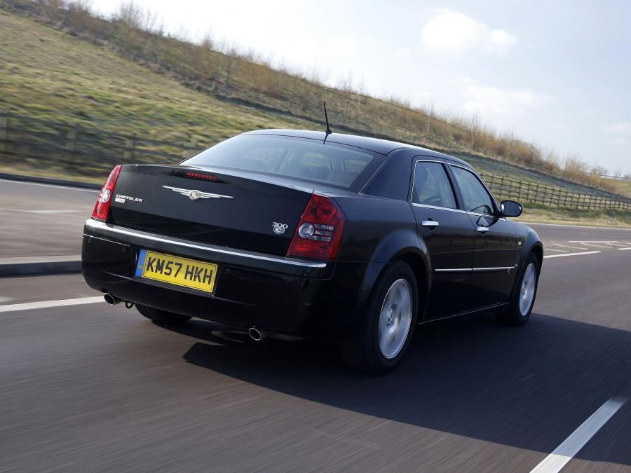  Chrysler 300C 2007 года  (UK) (фото 4 из 24)